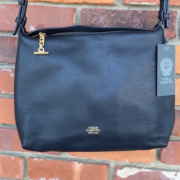 Vince Camuto Handbags - Vince Camuto crossbody bag